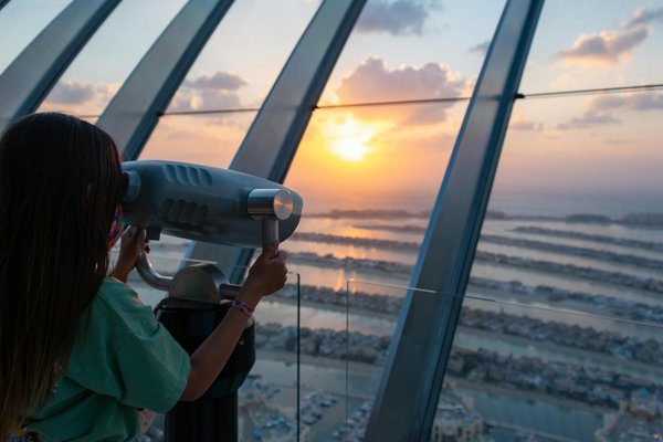 Quels sont les équipements nécessaires pour un camping en région de fjords en automne?